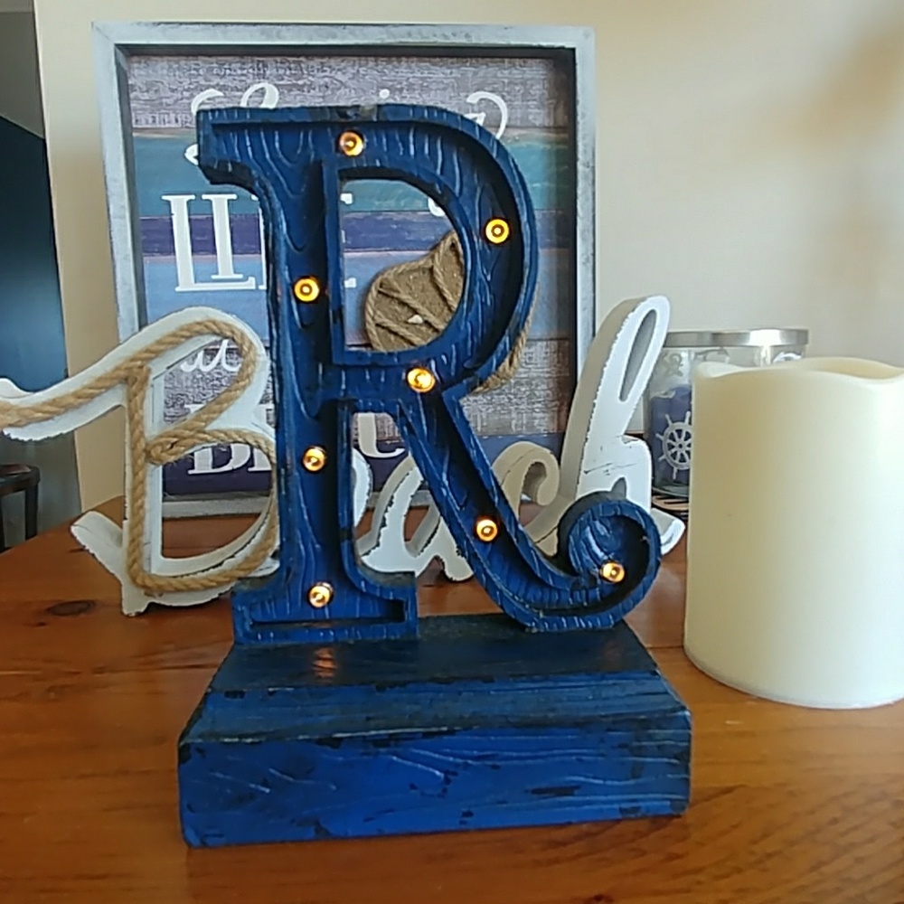 Light Up Decorative Letter "R"